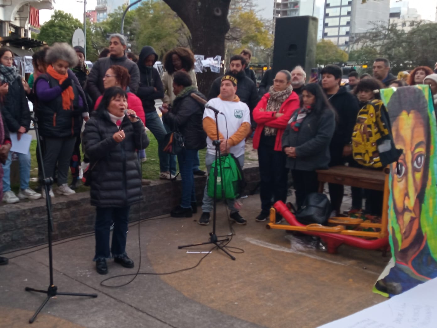 REPUDIAMOS EL EMBATE DE LA VIOLENCIA RACISTA, MISÓGINA Y VANDÁLICA CONTRA LA ESTATUA DE MARÍA REMEDIOS DEL VALLE