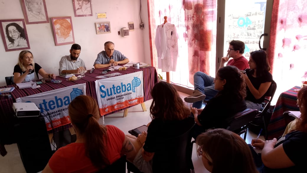 CUARTO ENCUENTRO DEL SEMINARIO "LA COMUNICACIÓN EN LA ESCUELA QUE QUEREMOS": INSTANCIAS DE INTERCAMBIO CON EL ESPACIO DIGITAL