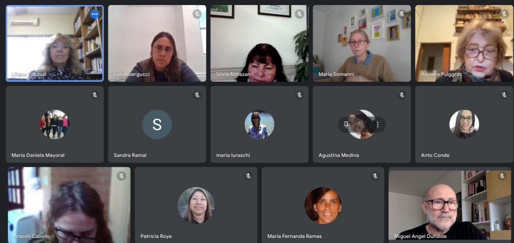 LAS RECONFIGURACIONES DEL TRABAJO DOCENTE Y EL USO DE LAS TECNOLOGÍAS