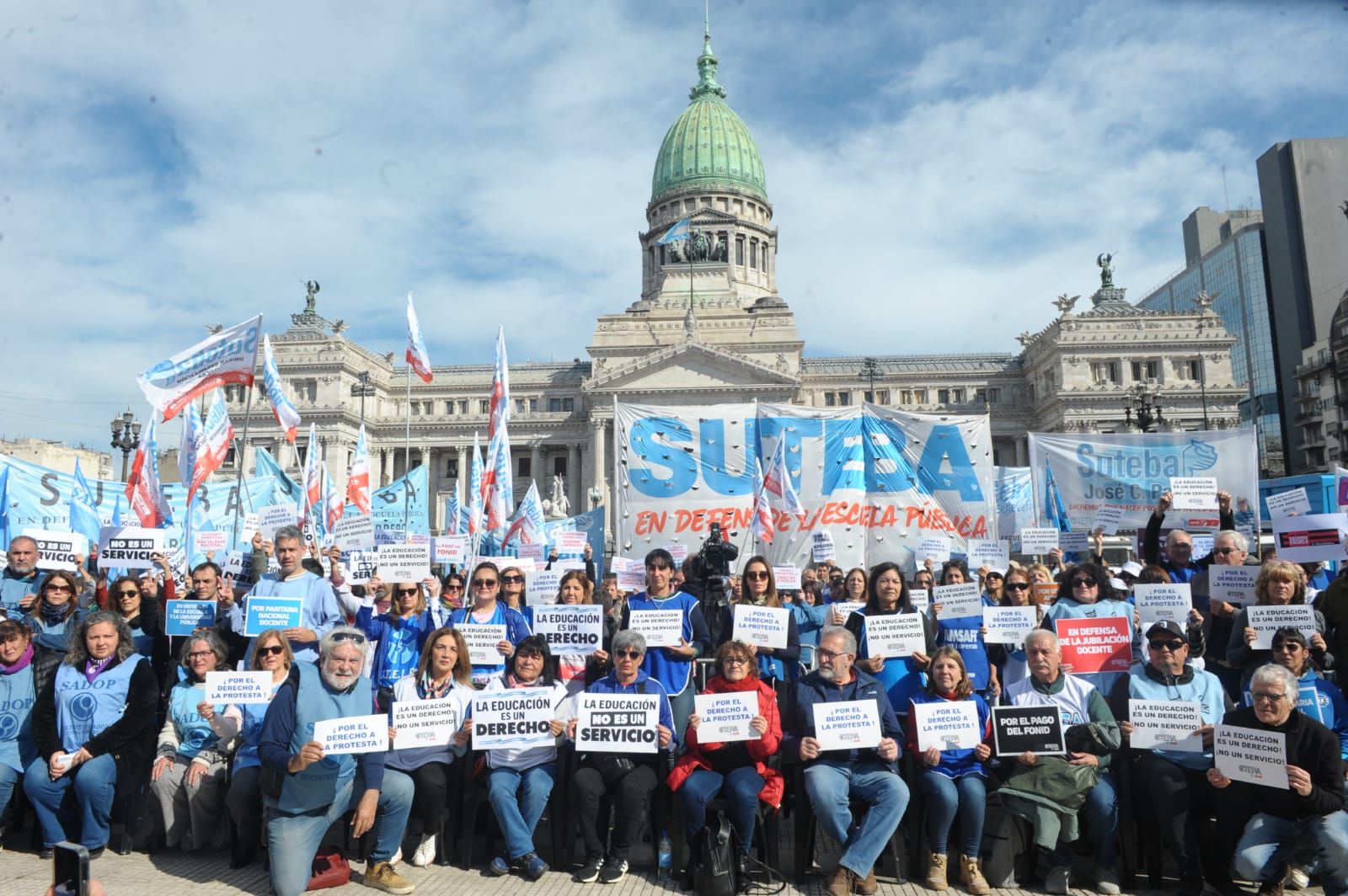 SUTEBA PRESENTE EN LA JORNADA NACIONAL DE LUCHA CONVOCADA POR CTERA