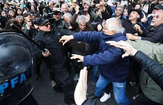 ¡REPUDIAMOS LA REPRESIÓN A LXS JUBILADXS!