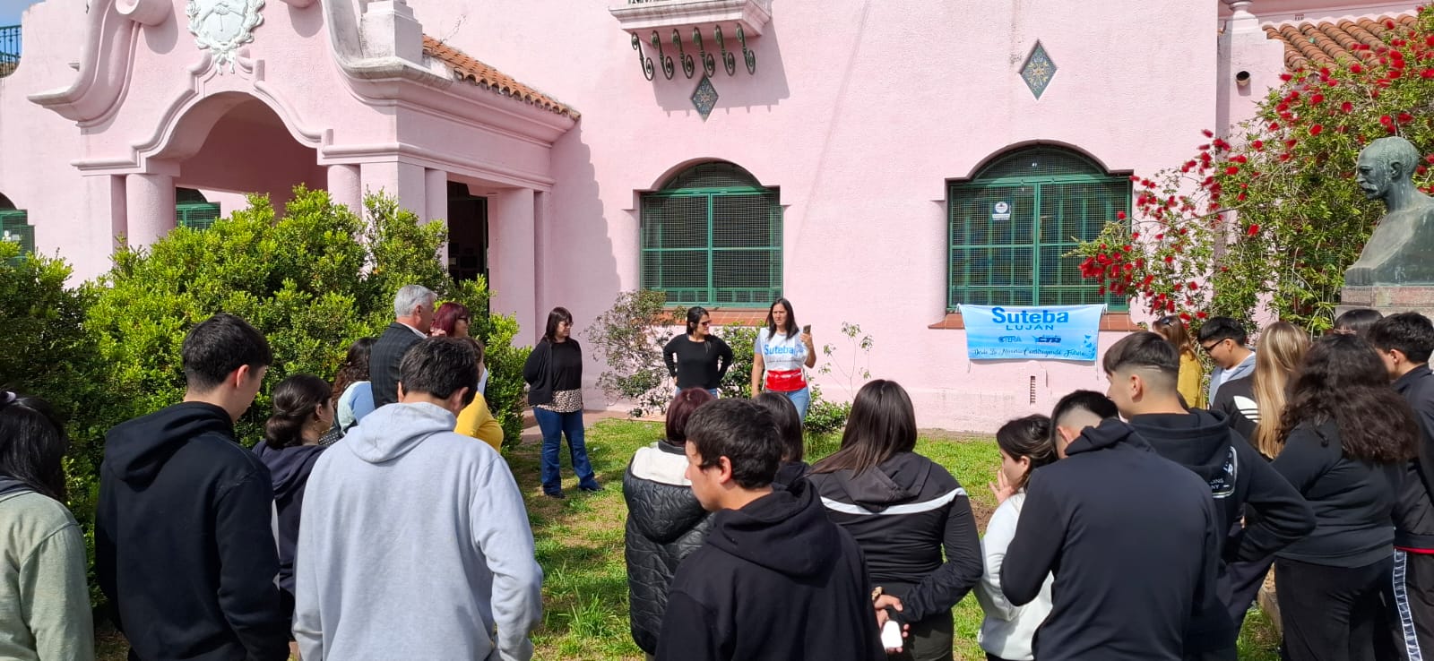 "PLANTAMOS MEMORIA" CONTINÚA SU RECORRIDA POR ESCUELAS SECUNDARIAS DE LA PROVINCIA