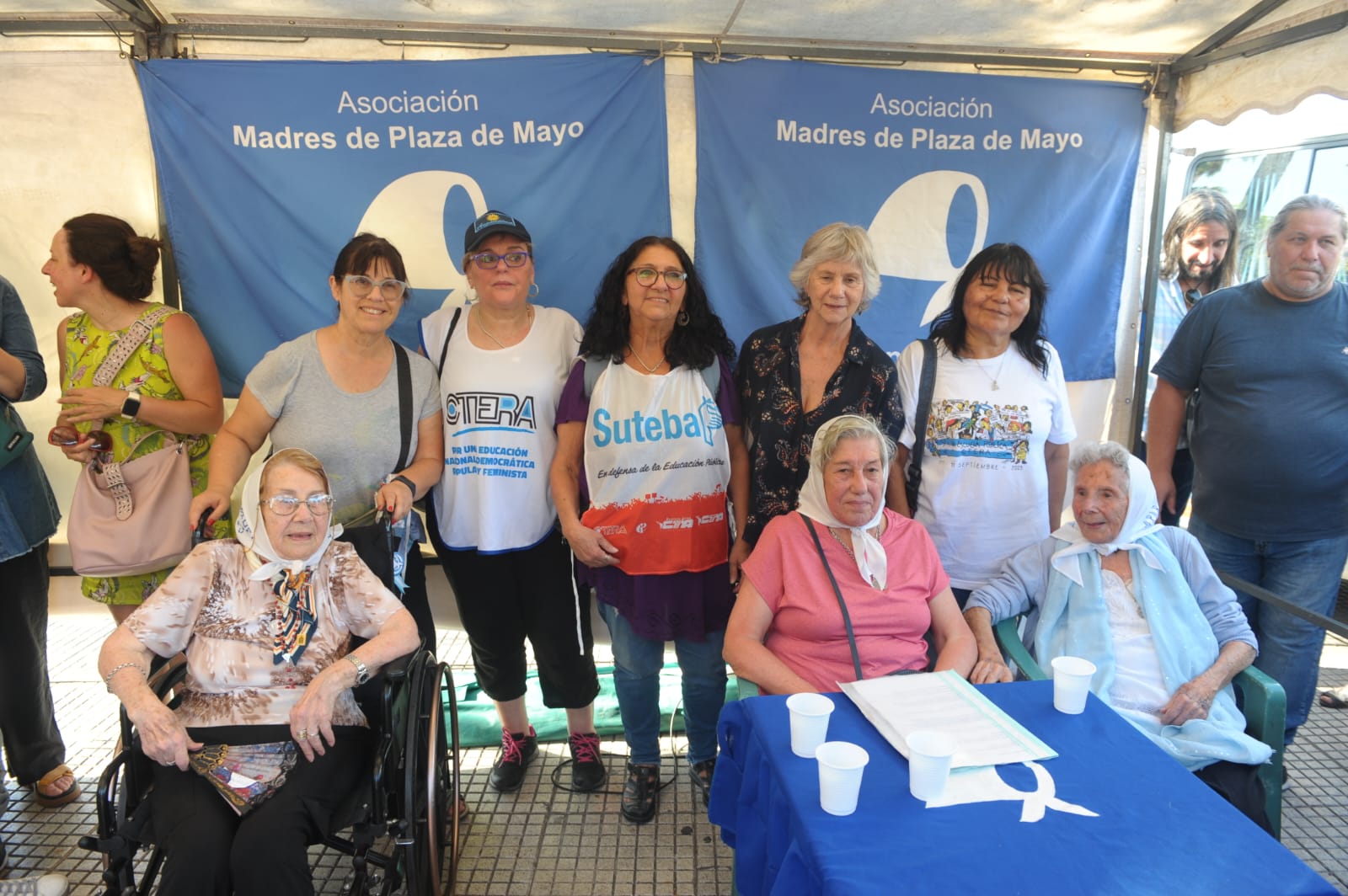 MARCHA DE LA RESISTENCIA: SUTEBA ACOMPAÑA A MADRES DE PLAZA DE MAYO Y ORGANISMOS DE DERECHOS HUMANOS