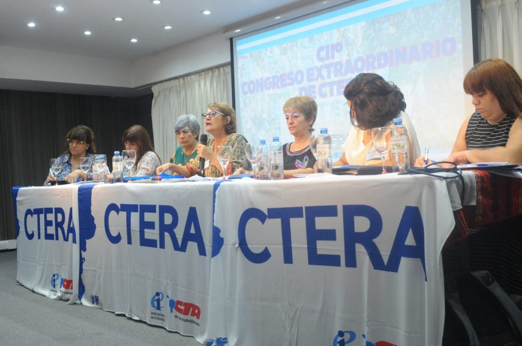 EL CONGRESO EXTRAORDINARIO DE CTERA APROBÓ LA JORNADA NACIONAL DE PROTESTA PARA EL 13 DE MARZO