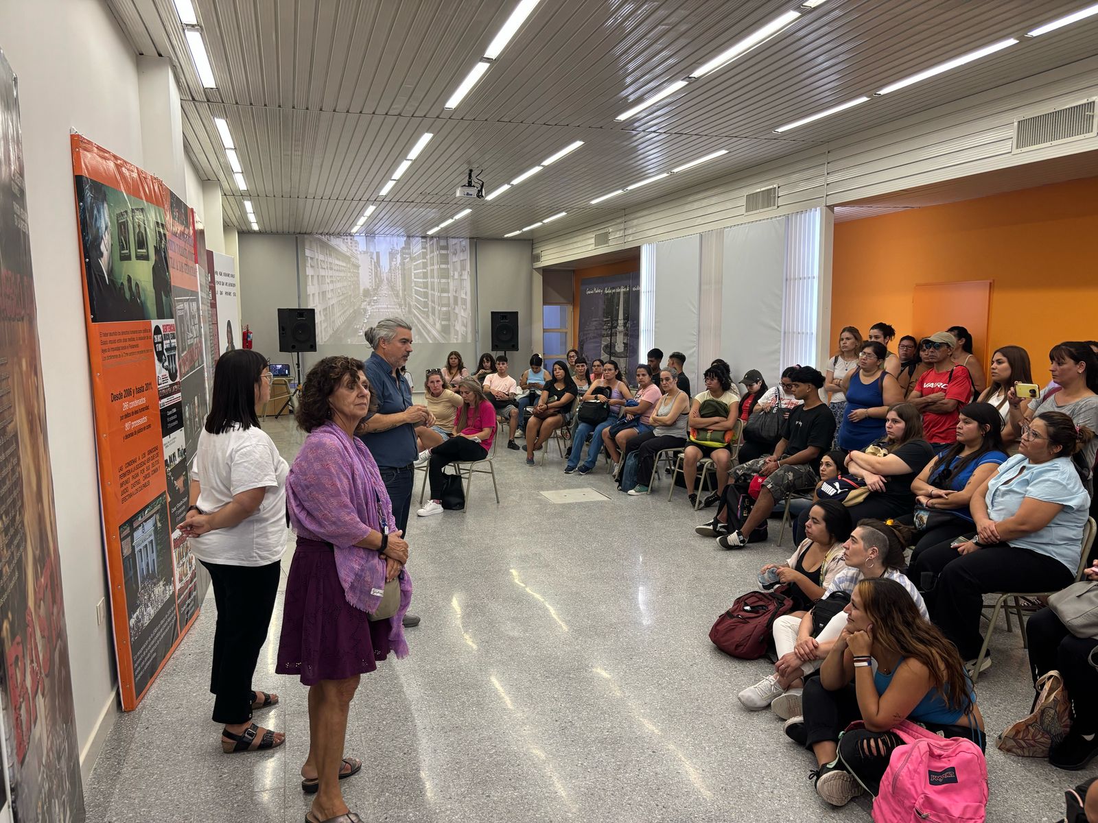 LA MUESTRA DE SUTEBA "MEMORIA, IDENTIDAD Y JUSTICIA" EN EL ISFDYT Nº 239 DE LA PLATA