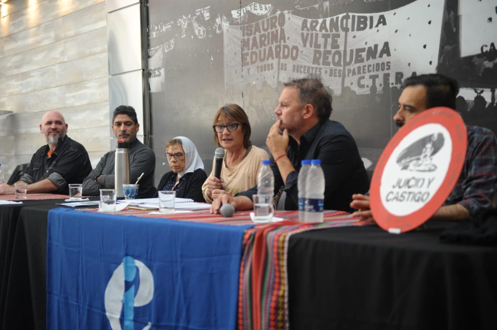 PRESENTACIÓN DEL SEMINARIO DE FORMACIÓN DOCENTE EN DERECHOS HUMANOS Y DEMOCRACIA