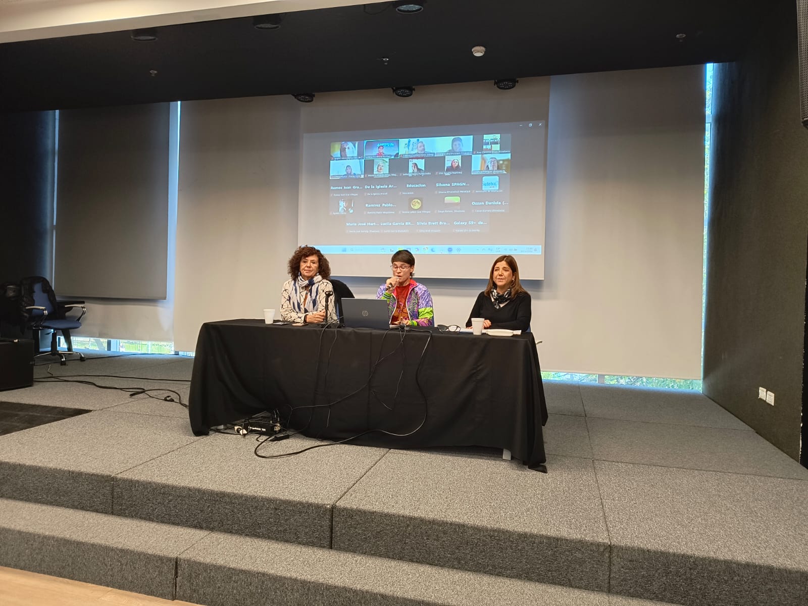 CONDUCIR LA ESCUELA SECUNDARIA ES UN DESAFÍO PARA TRANSFORMARLA