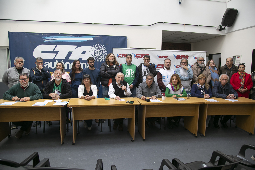 CONTRA LA CRUELDAD, LA MOTOSIERRA Y EL RECORTE PERMANENTE