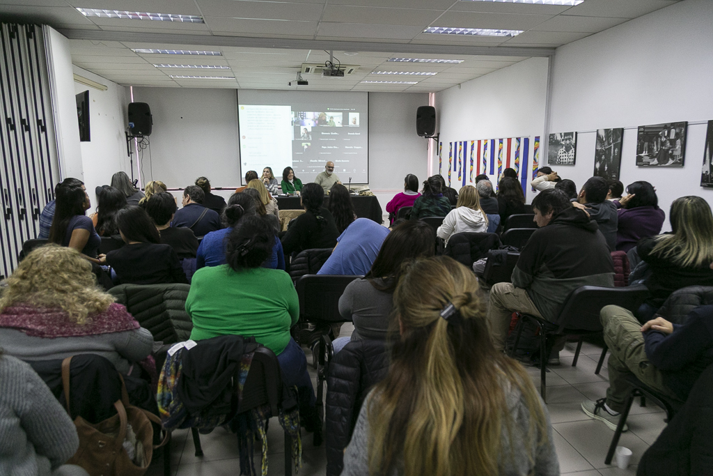 SEGUNDO ENCUENTRO DEL SEMINARIO "LA COMUNICACIÓN EN LA ESCUELA QUE QUEREMOS": REFLEXIONAR PARA CONSTRUIR ACCIÓN