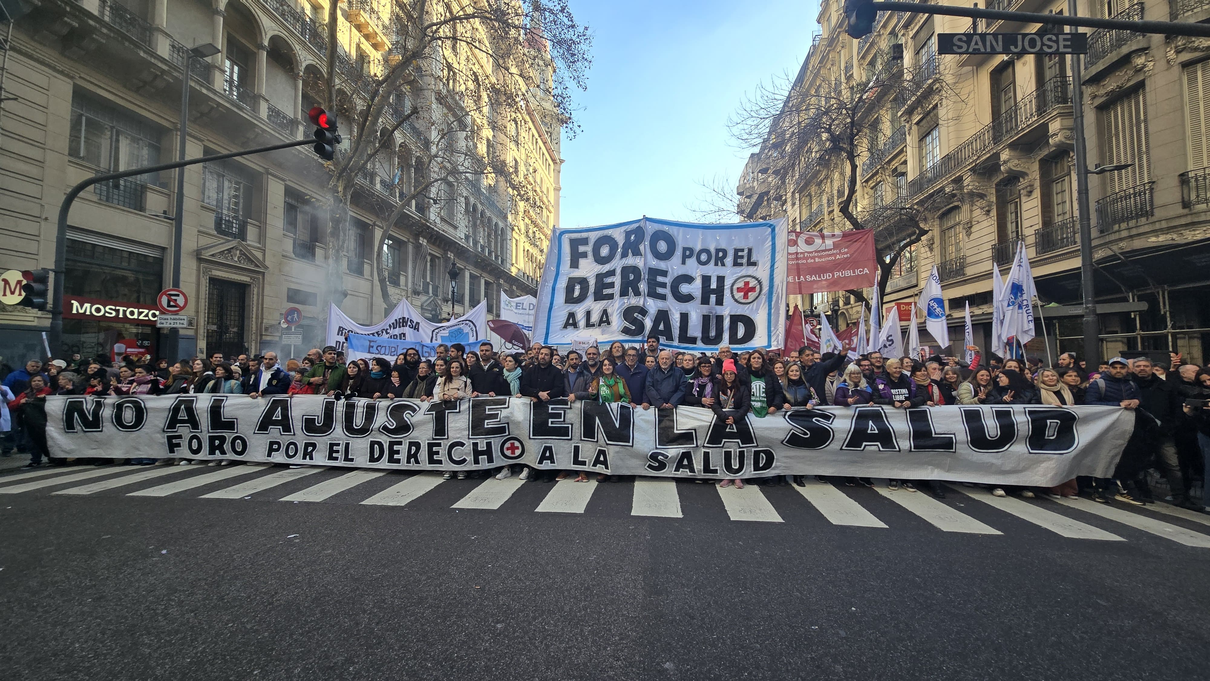 LXS DOCENTES MARCHAMOS EN DEFENSA DE LA SALUD PÚBLICA