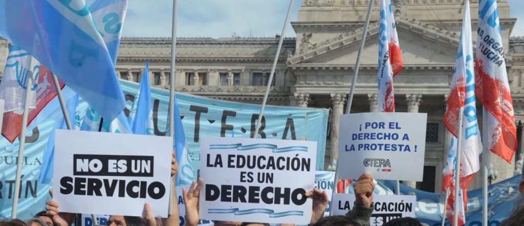 POSICIÓN DE CTERA SOBRE LAS POLÍTICAS OFICIALES PARA TRANSFORMAR LA EDUCACIÓN SECUNDARIA