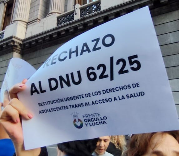 SUTEBA SE UNIÓ AL RECLAMO POR LA LEY DE IDENTIDAD DE GÉNERO EXIGIENDO EL RECHAZO DE LOS DNU 61 Y 62/25