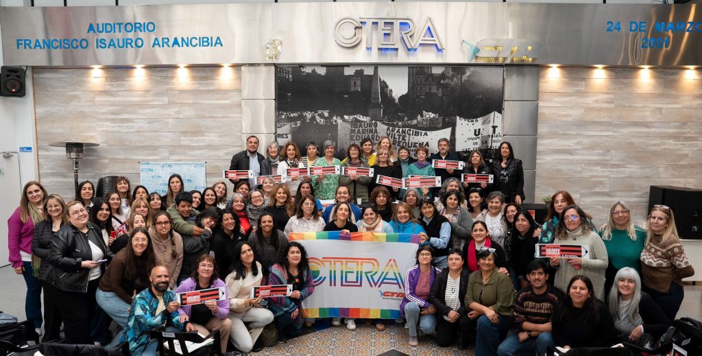 EDUCACIÓN, TRABAJO Y BRECHAS DE GÉNERO