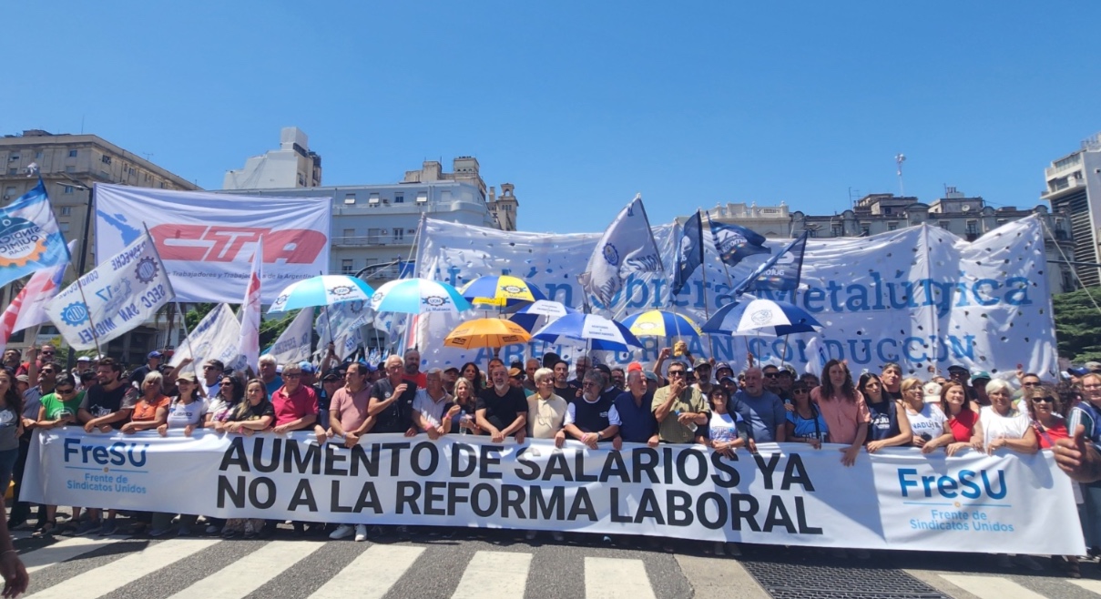 CONTUNDENTE PARO Y MOVILIZACIÓN EN DEFENSA DE LOS DERECHOS LABORALES Y LA EDUCACIÓN PÚBLICA