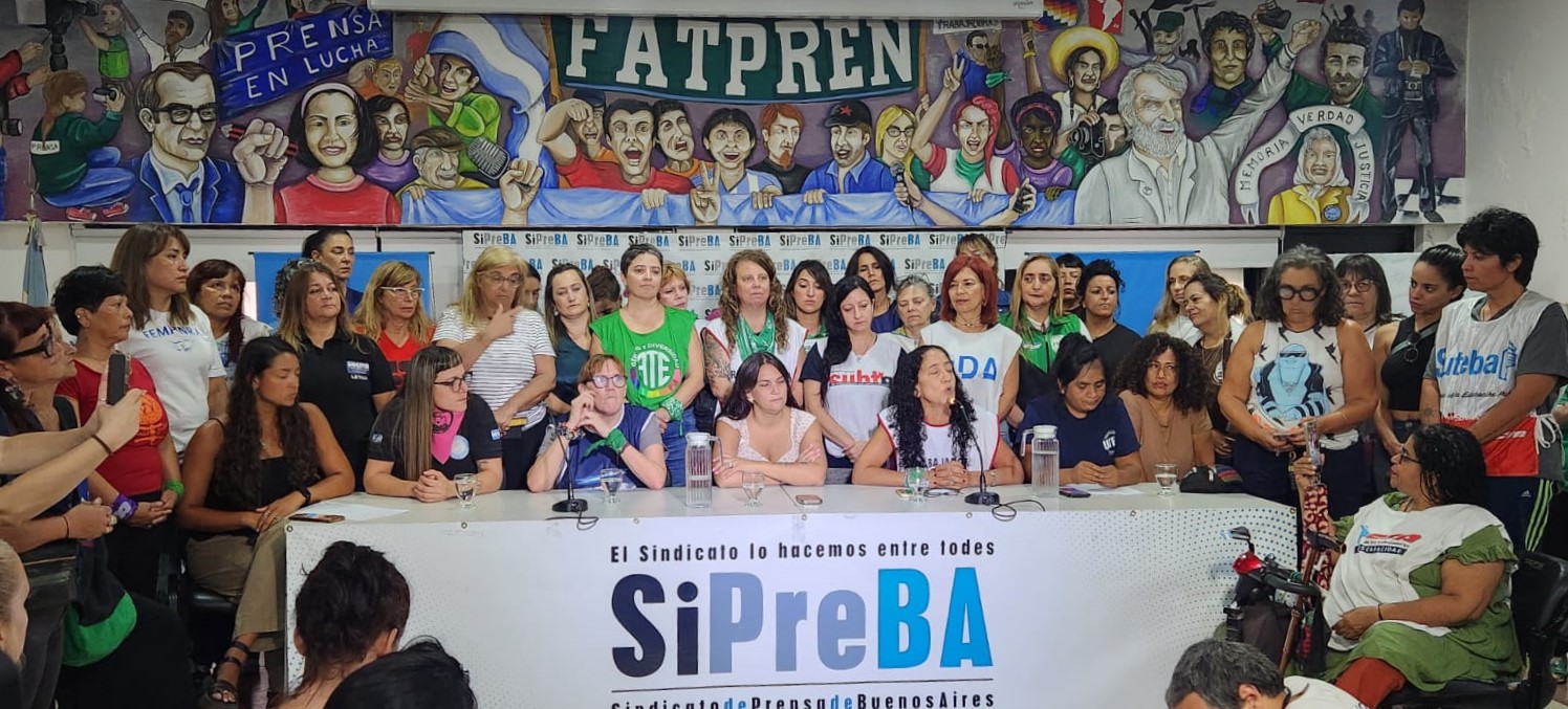 ¡UNIDAD DE LAS TRABAJADORAS CONTRA LAS REFORMAS ESCLAVISTAS DE MILEI!