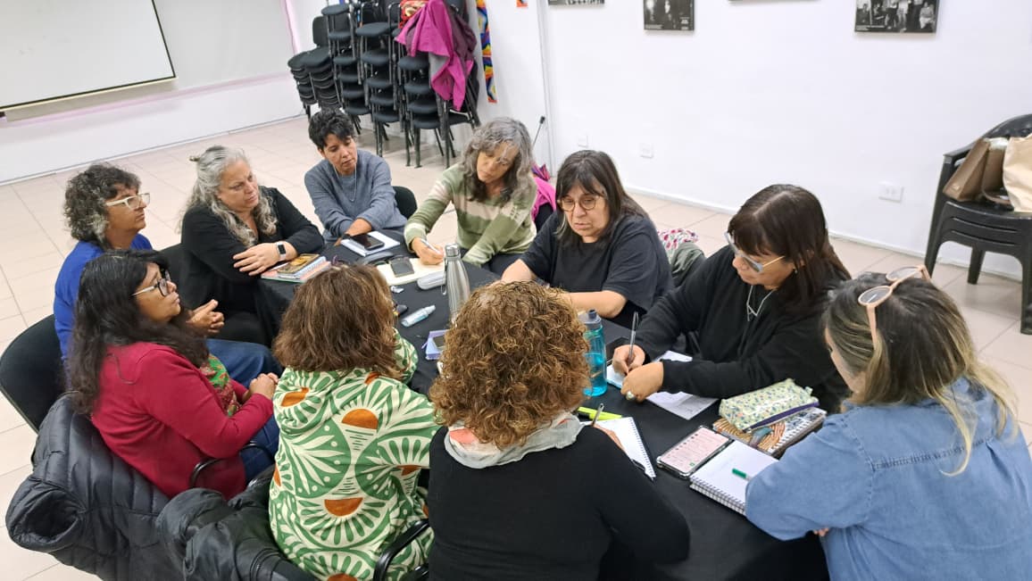 NUEVAS PROBLEMÁTICAS QUE ATRAVIESAN LAS ESCUELAS: VIOLENCIA DIGITAL