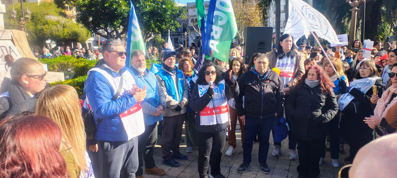 AVELLANEDA: MASIVO PARO Y MOVILIZACIÓN EN DEFENSA DE LA ESCUELA PÚBLICA Y CONTRA LAS VIOLENCIAS EN LAS ESCUELAS