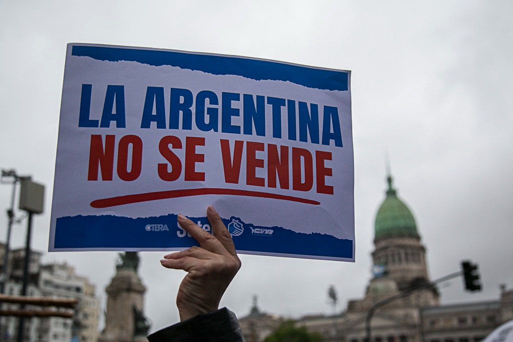 REPUDIAMOS EL FALLO DE LA CORTE SUPREMA QUE DEROGA LA LEY DE TIERRAS