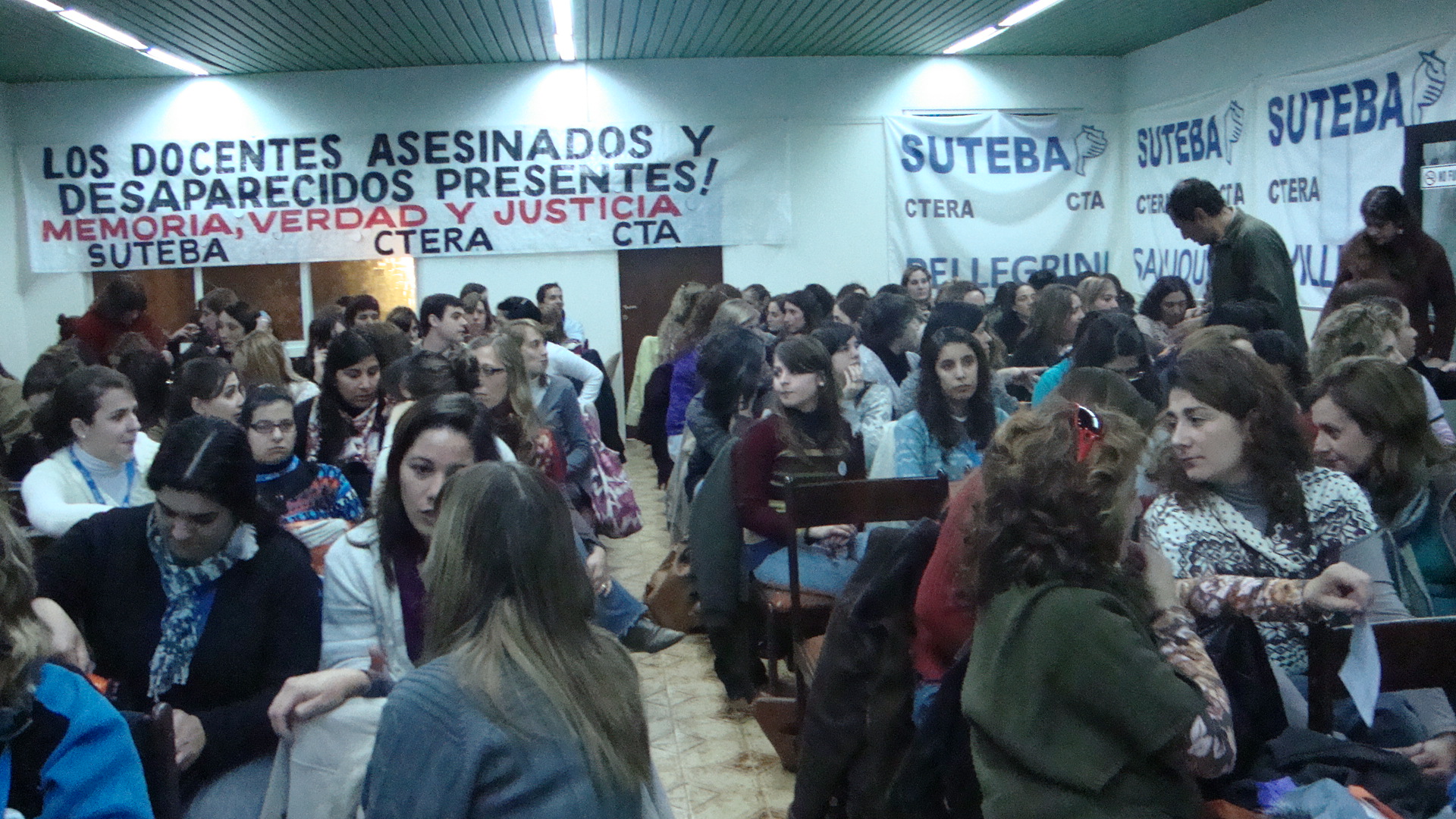 TRENQUE LAUQUEN: JORNADA REGIONAL SUTEBA 25 AÑOS