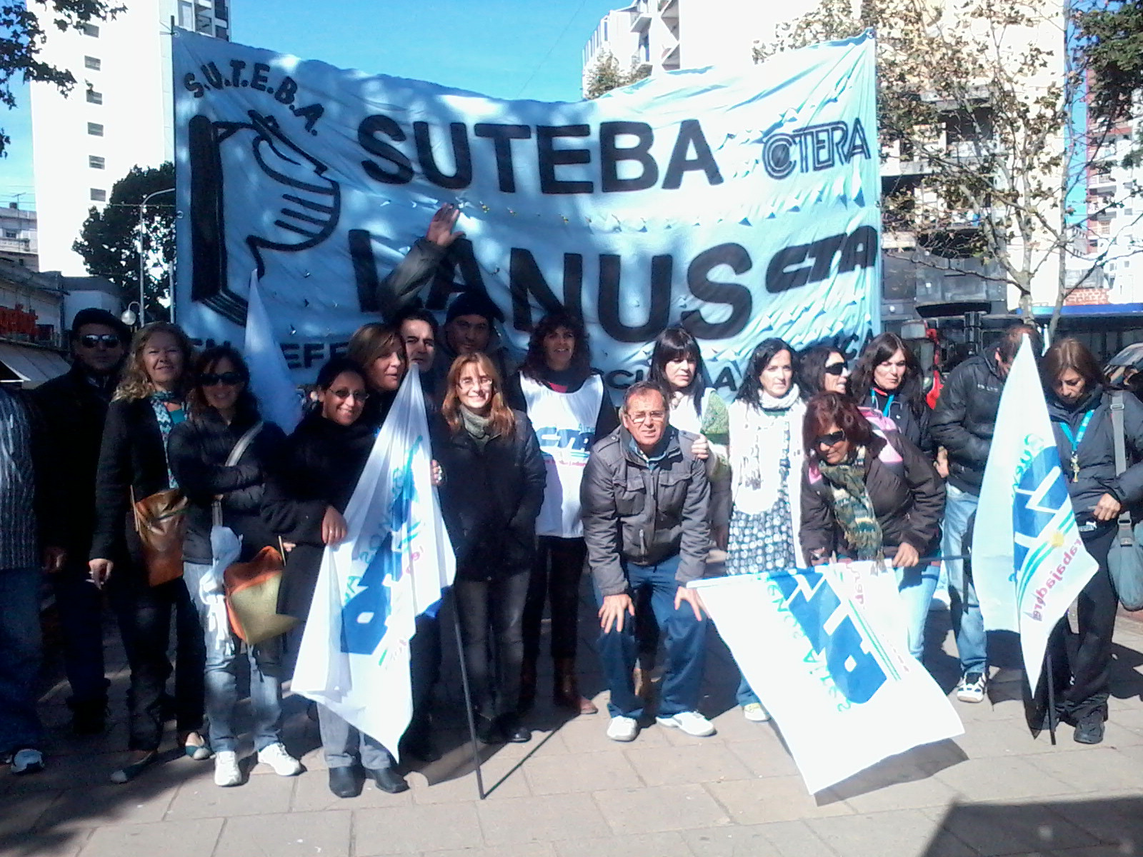 MASIVA MOVILIZACIÓN POR LA ELIMINACIÓN DE LOS TOPES EN LAS ASIGNACIONES FAMILIARES Y AGENDA SOCIAL 2012