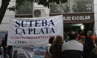 COMUNICADO DE PRENSA: SUTEBA LA PLATA MOVILIZO AL CONSEJO ESCOLAR