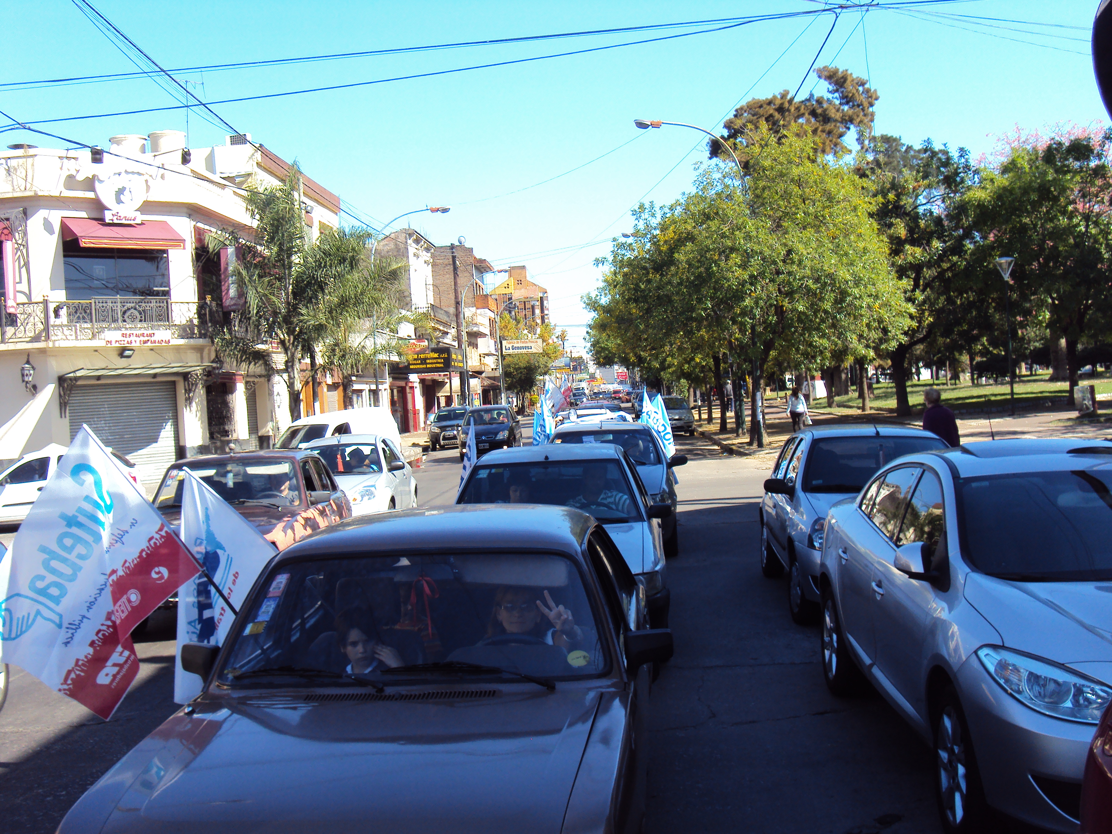 "CARAVANA POR LA ESCUELA PÚBLICA"