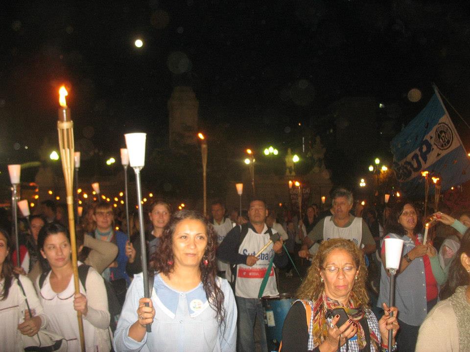 MARCHA DE ANTORCHAS POR LA ESCUELA PÚBLICA