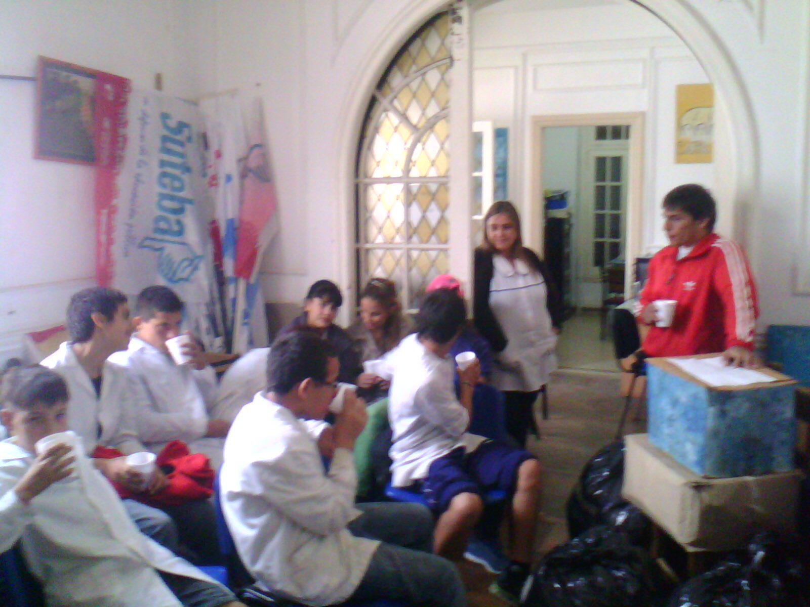 CAMPAÑA SOLIDARIA DEL SUTEBA EN FCIO. VARELA