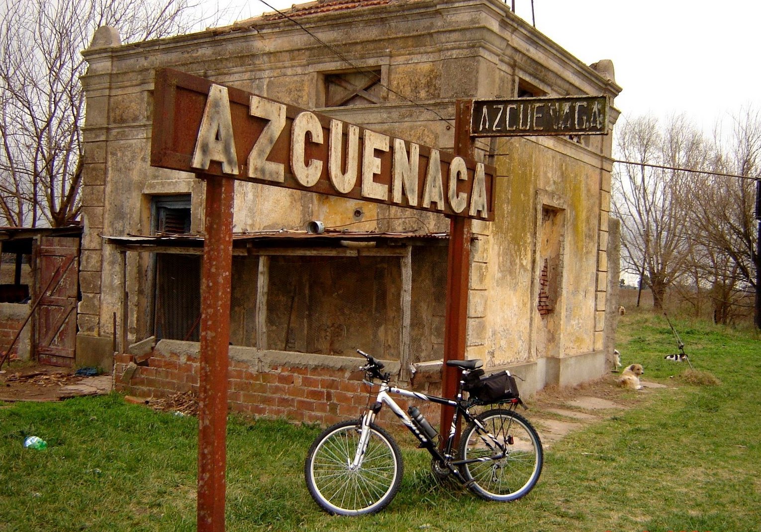 25 DE MAYO: SAN ANDRÉS DE GILES - AZCUÉNAGA