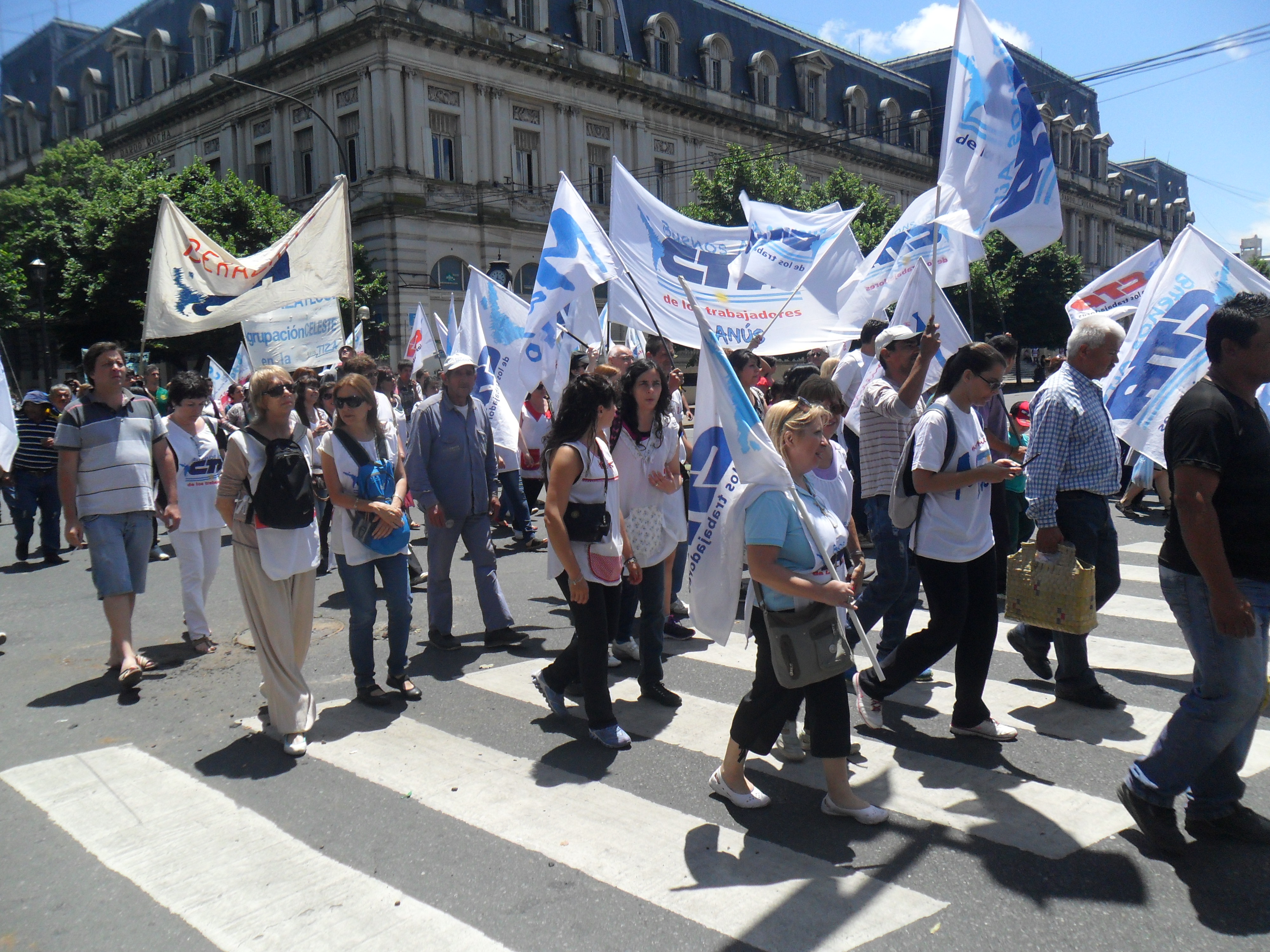 MOVILIZACIÓN A LA LEGISLATURA DE LA PROVINCIA DE BUENOS AIRES