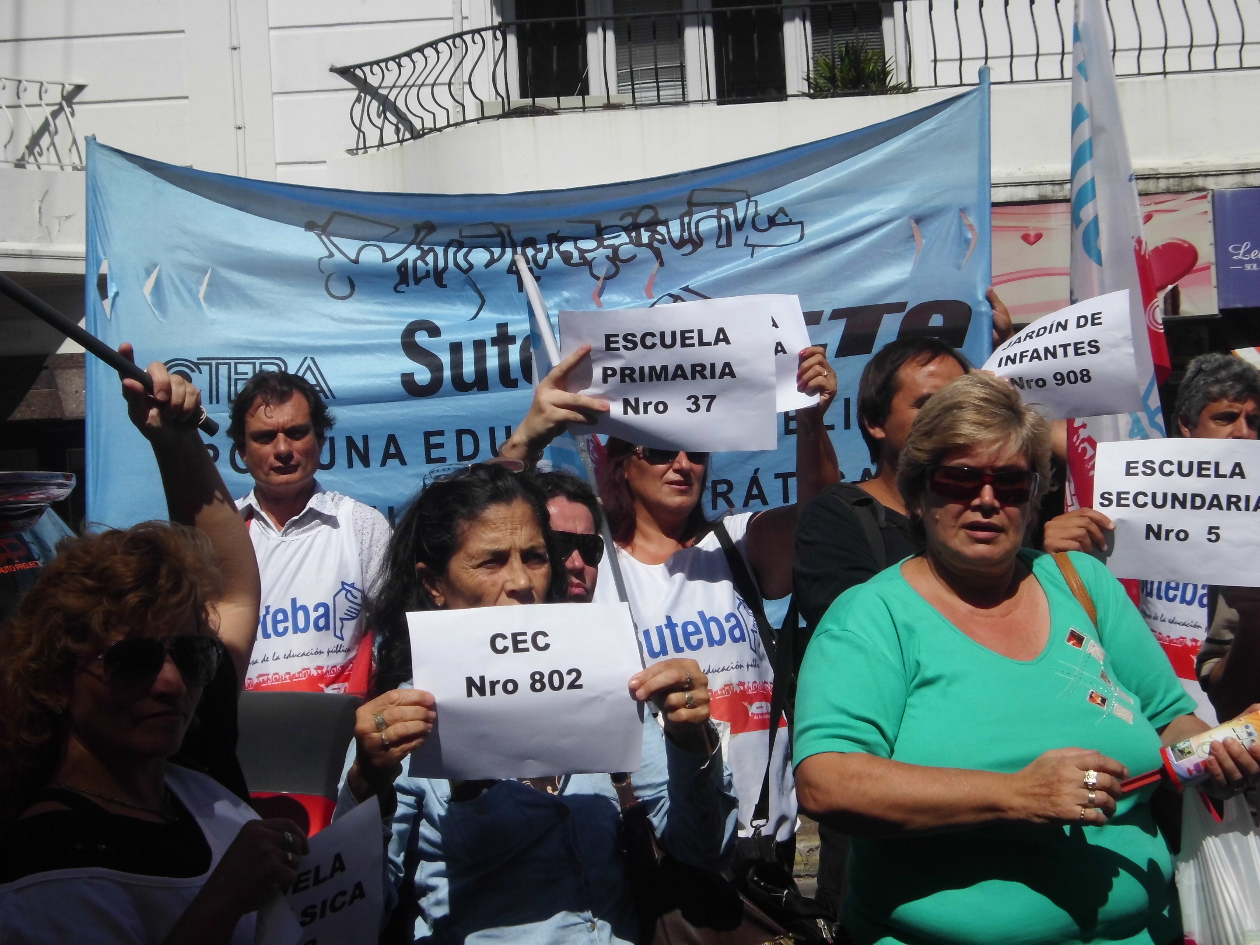 San Martín y 3 de Febrero