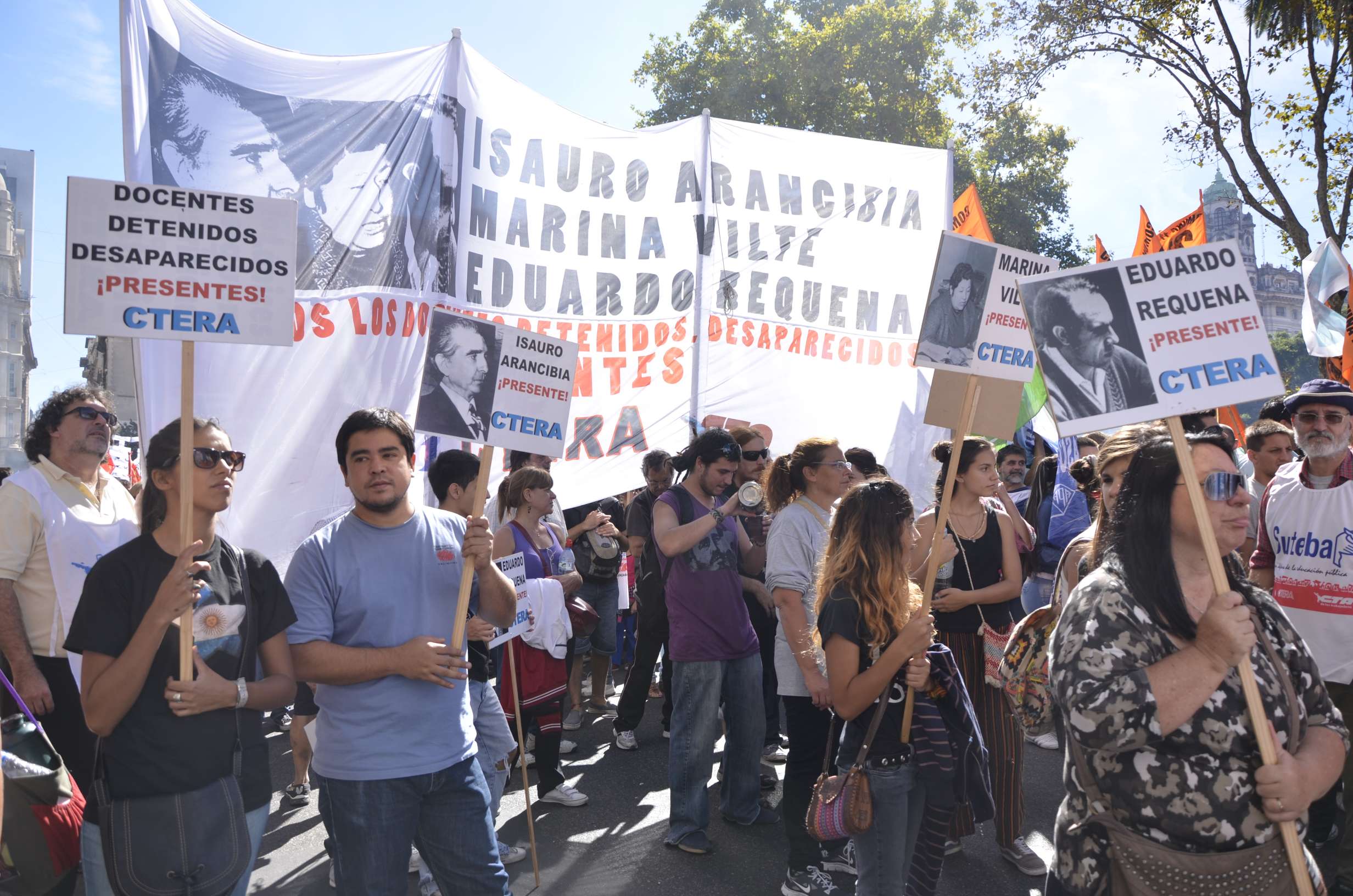 SUTEBA MARCHÓ EL 24 DE MARZO A LA PLAZA DE MAYO