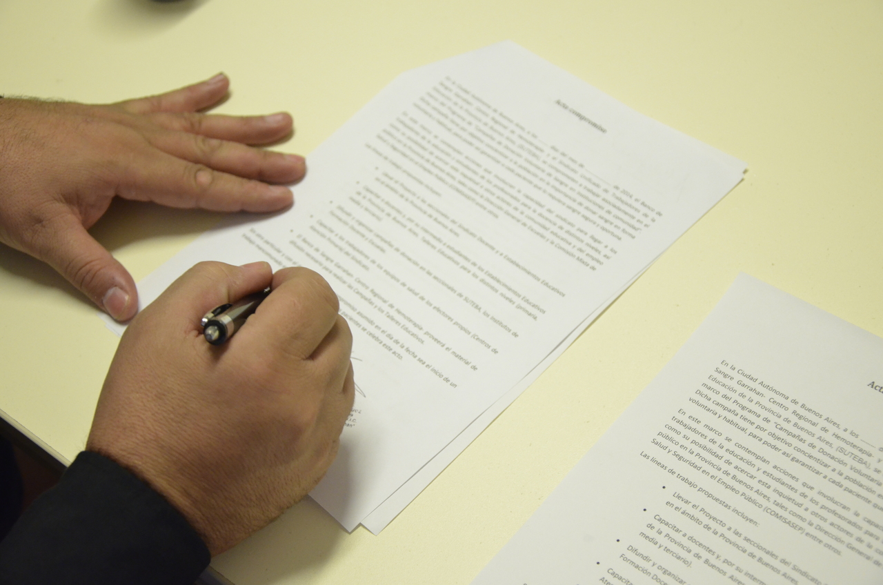 SUTEBA FIRMÓ CONVENIO CON EL HOSPITAL GARRAHAN PARA DIFUNDIR CAMPAÑAS DE DONACIÓN VOLUNTARIA DE SANGRE