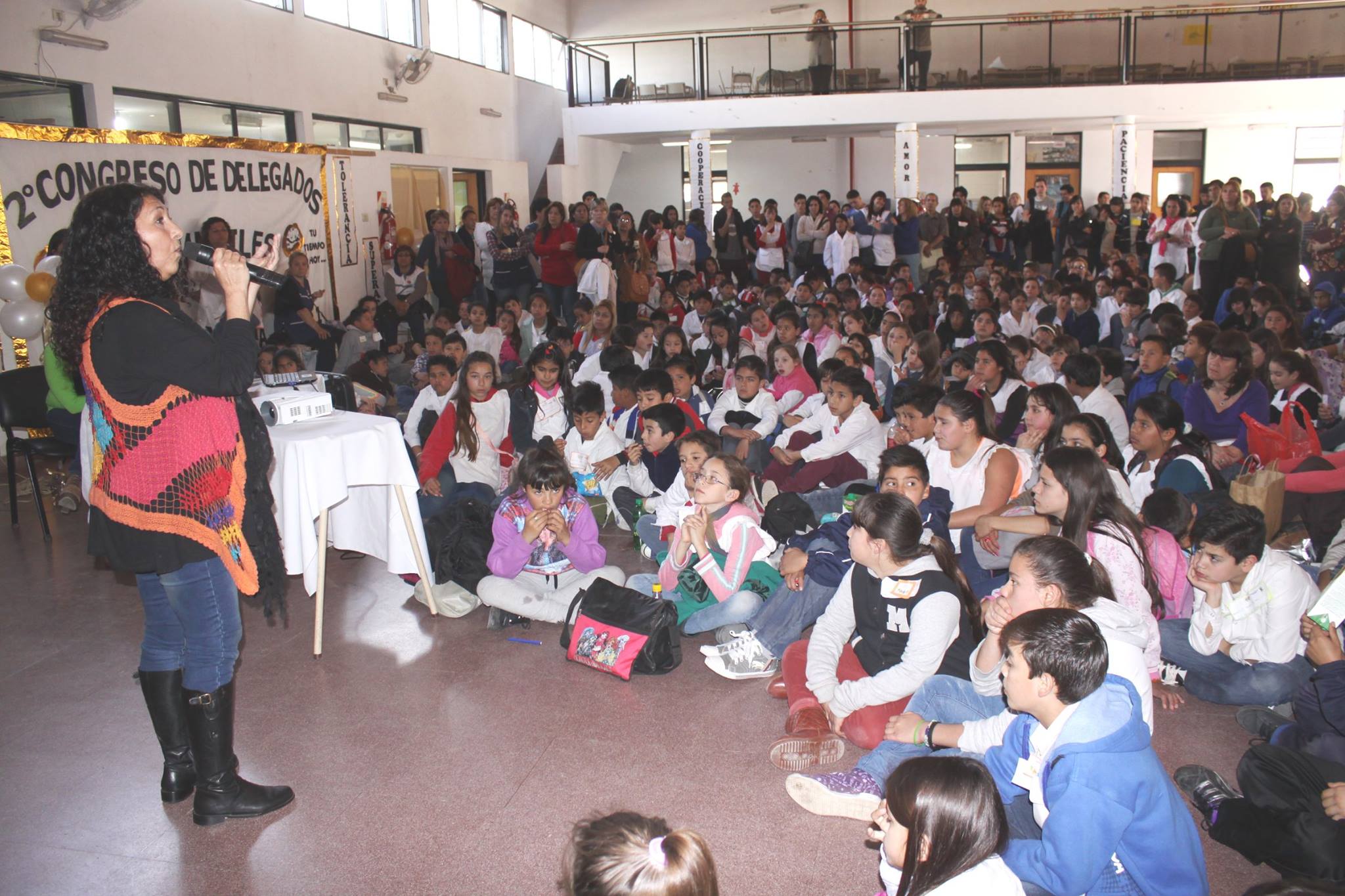 DEBATE SOBRE "ESCUELAS POR LA IDENTIDAD" Y EL BOLETO ESTUDIANTIL