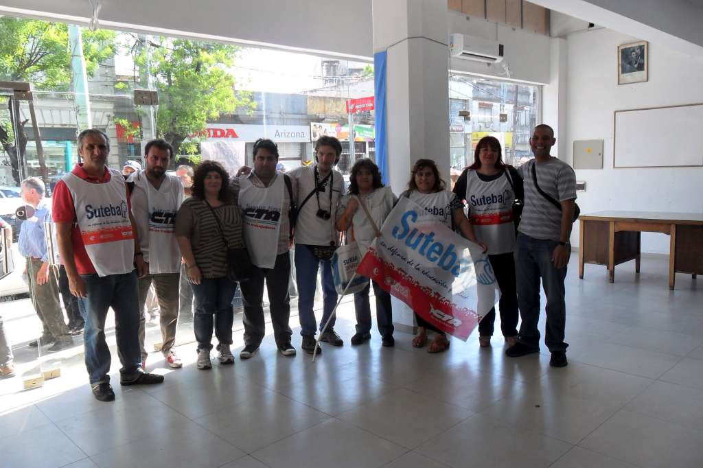SUTEBA MORÓN MARCHA A LA SAD MORÓN POR FALTA DE COBRO