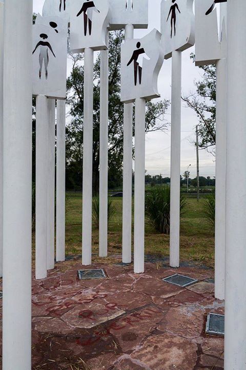 SUTEBA REPUDIA EL ATAQUE AL MONUMENTO "30 MIL MUNDOS" EN LA MATANZA