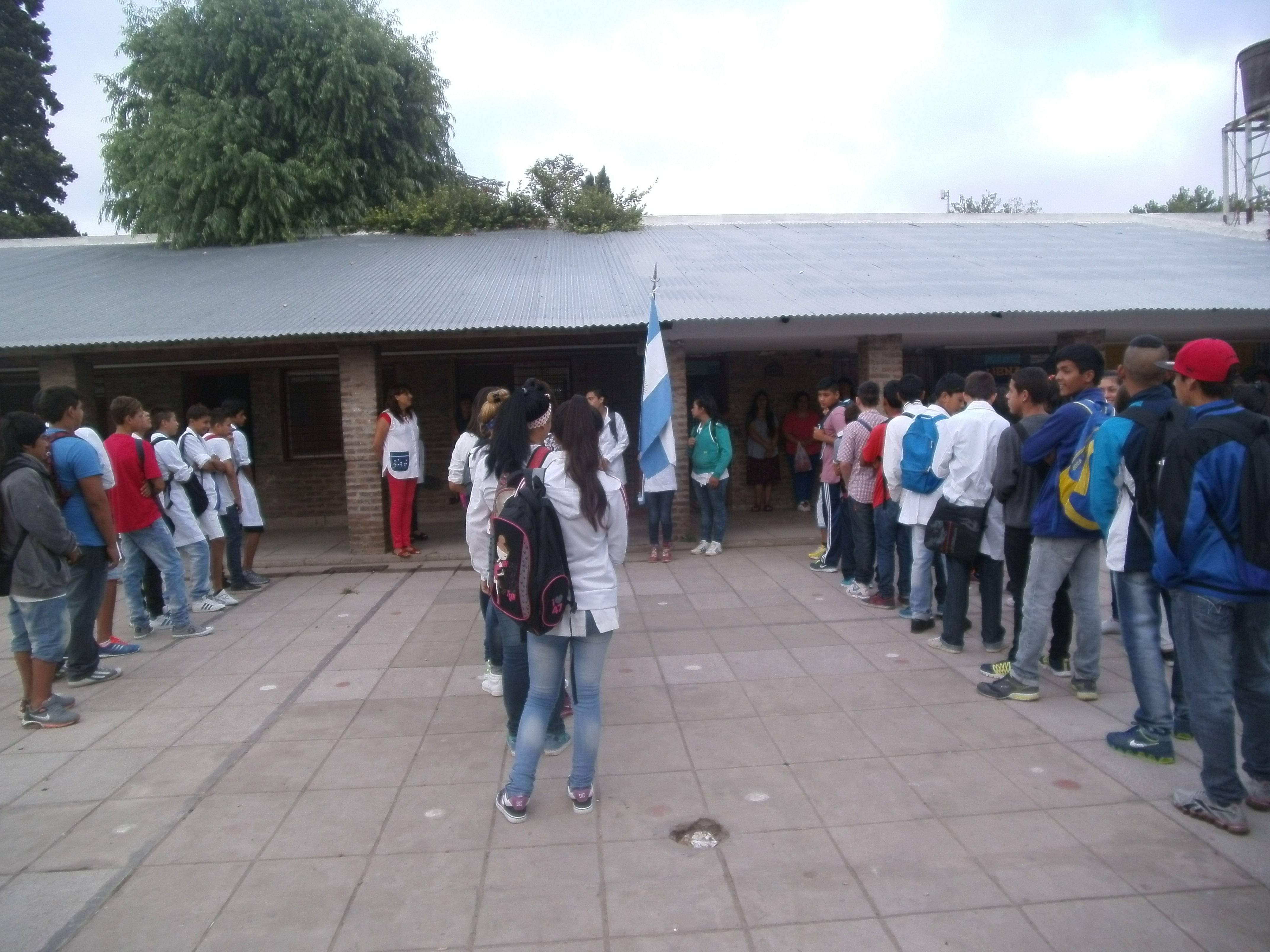 INICIARON LAS CLASES EN EL NIVEL SECUNDARIO