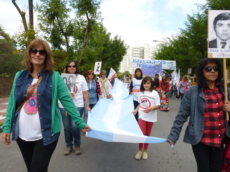 TRES ARROYOS: EMOTIVA CAMINATA POR MEMORIA, VERDAD Y JUSTICIA