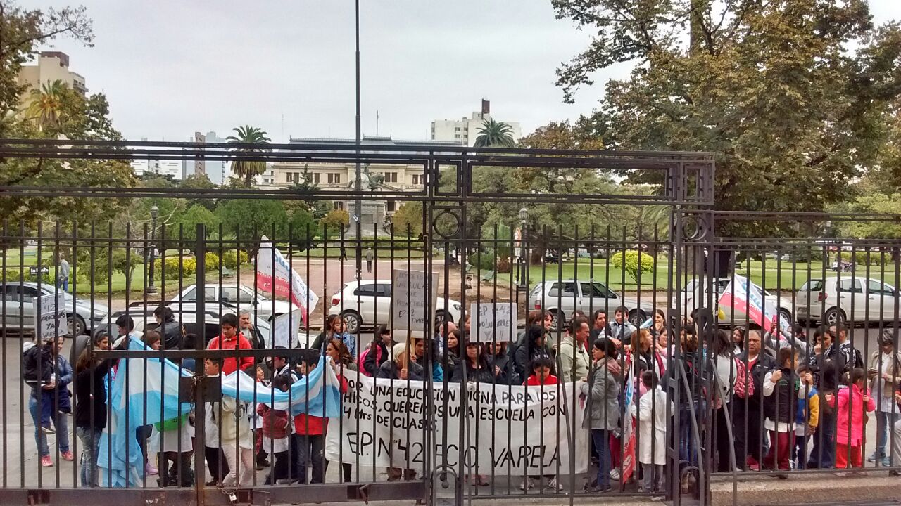 VARELA NO AFLOJA EN SUS RECLAMOS