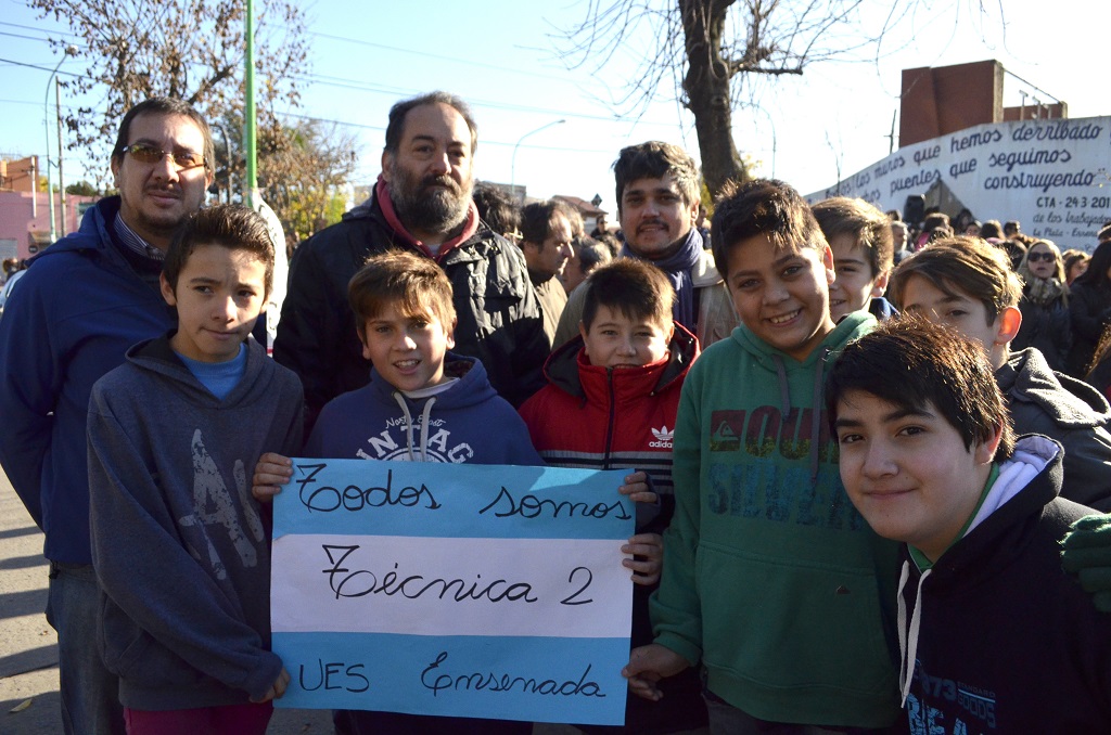 SUTEBA ABRAZA A LA COMUNIDAD EDUCATIVA DE LA ET Nº 2 DE ENSENADA