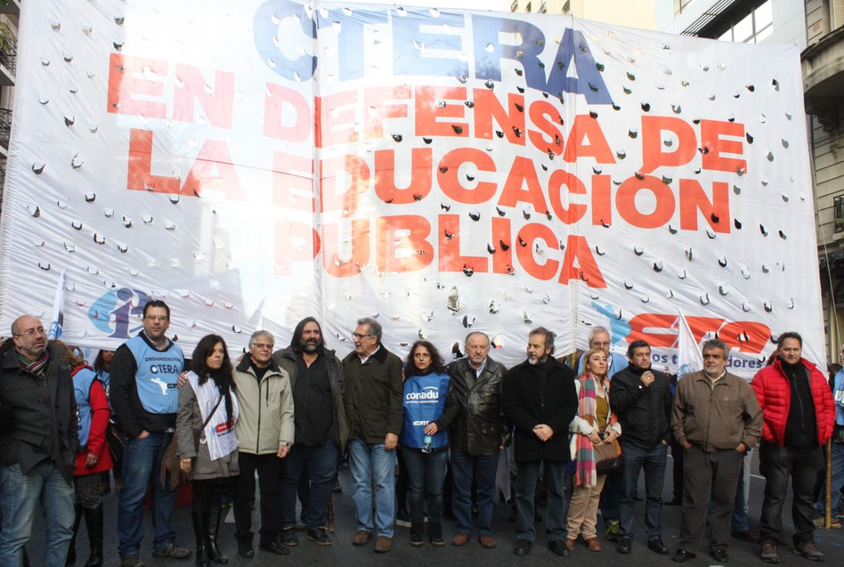 UNIVERSIDAD, DE LOS TRABAJADORES!...<BR />Y AL QUE NO LE GUSTA...