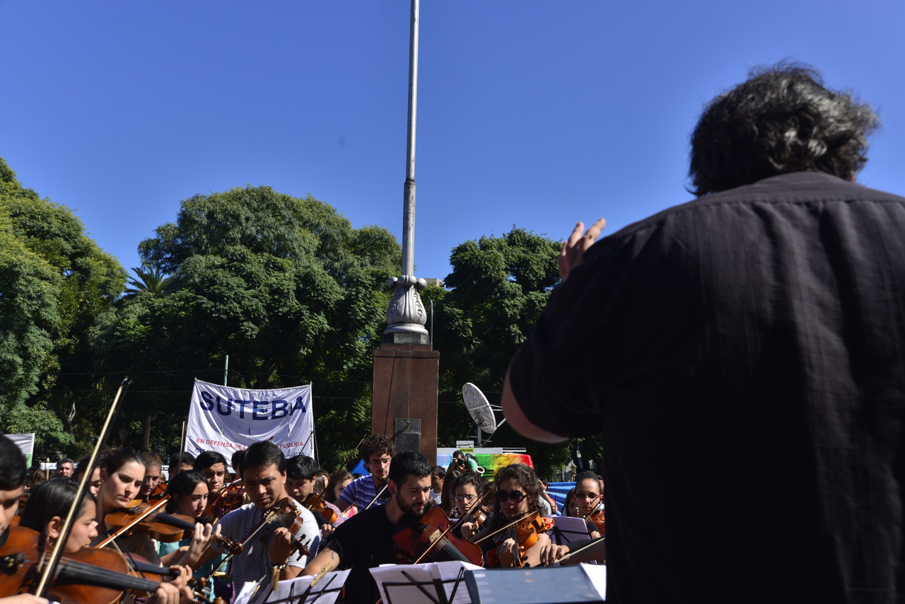 LOS PROGRAMAS SOCIEDUCATIVOS EN RIESGO