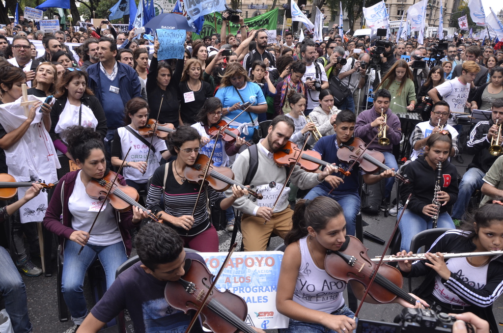 SUTEBA POR LA CONTINUIDAD DE LOS PROGRAMAS SOCIOEDUCATIVOS