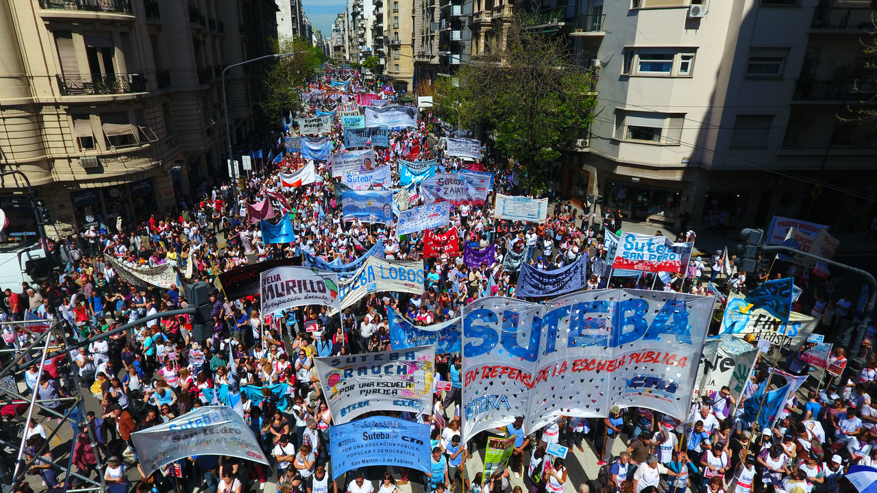 MÁS DE 25 MIL DOCENTES DEL CONGRESO AL PIZZURNO, HACIENDO ESCUELA