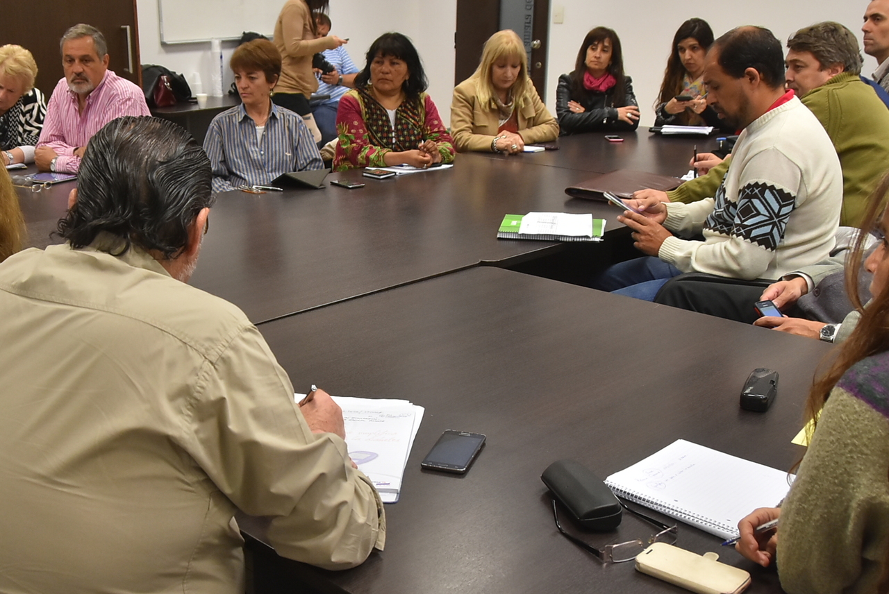 DUROS PLANTEOS DEL FGDB