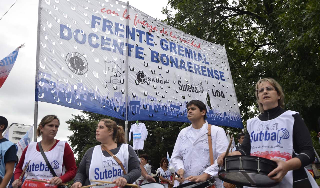 GOBIERNO QUE NO VE, NO ESCUCHA Y NO HABLA