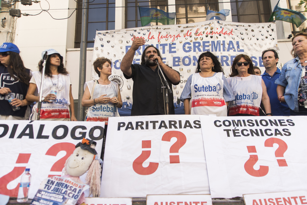 SIN RESPUESTA DEL GOBIERNO LAS CLASES <BR />NO COMIENZAN