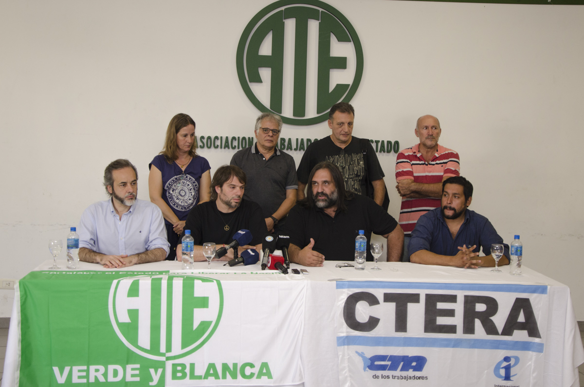 UNA Y OTRA VEZ: ¡NO A LAS AMENAZAS, A LOS DESPIDOS Y A LOS RECORTES EN EDUCACIÓN!