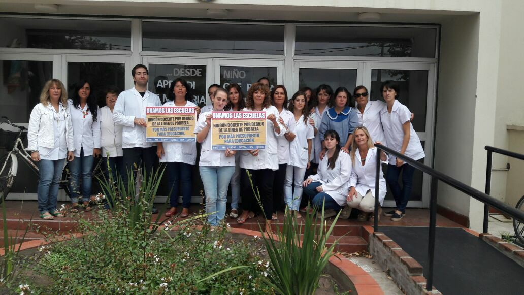 270.000 DOCENTES, #UNAMOSLASESCUELAS