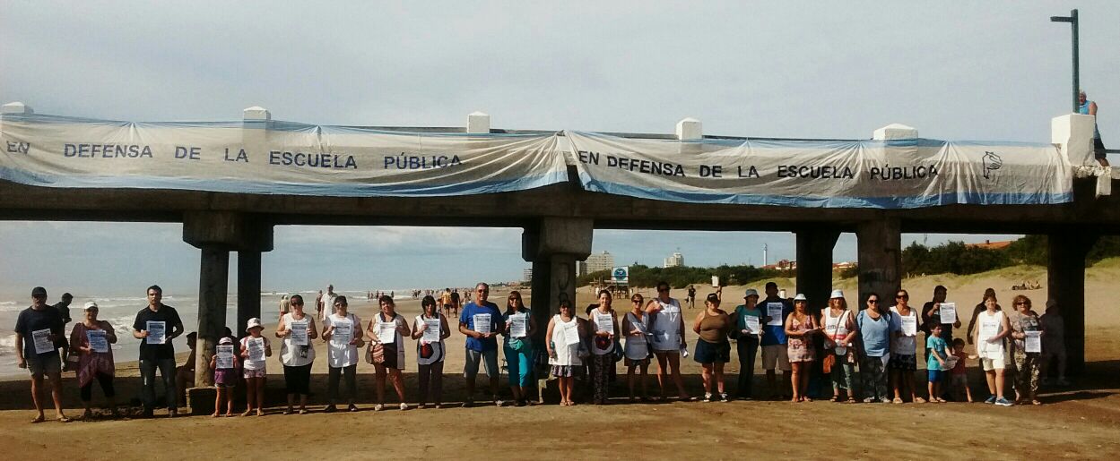 EN TODA LA PROVINCIA DOCENTES RECIBEN EL APOYO DE LA COMUNIDAD